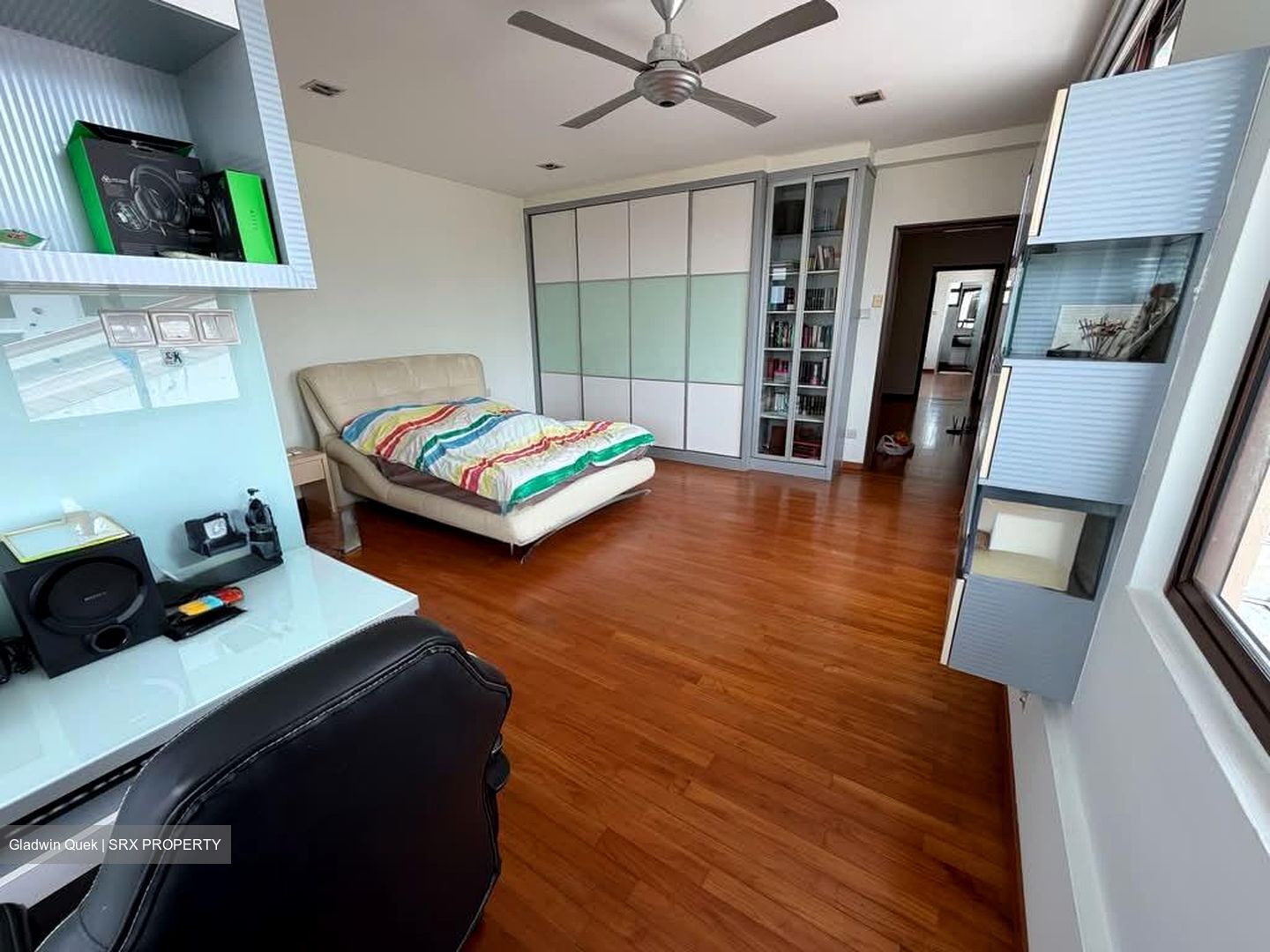 Phillips Avenue (D19), Semi-Detached #580217141